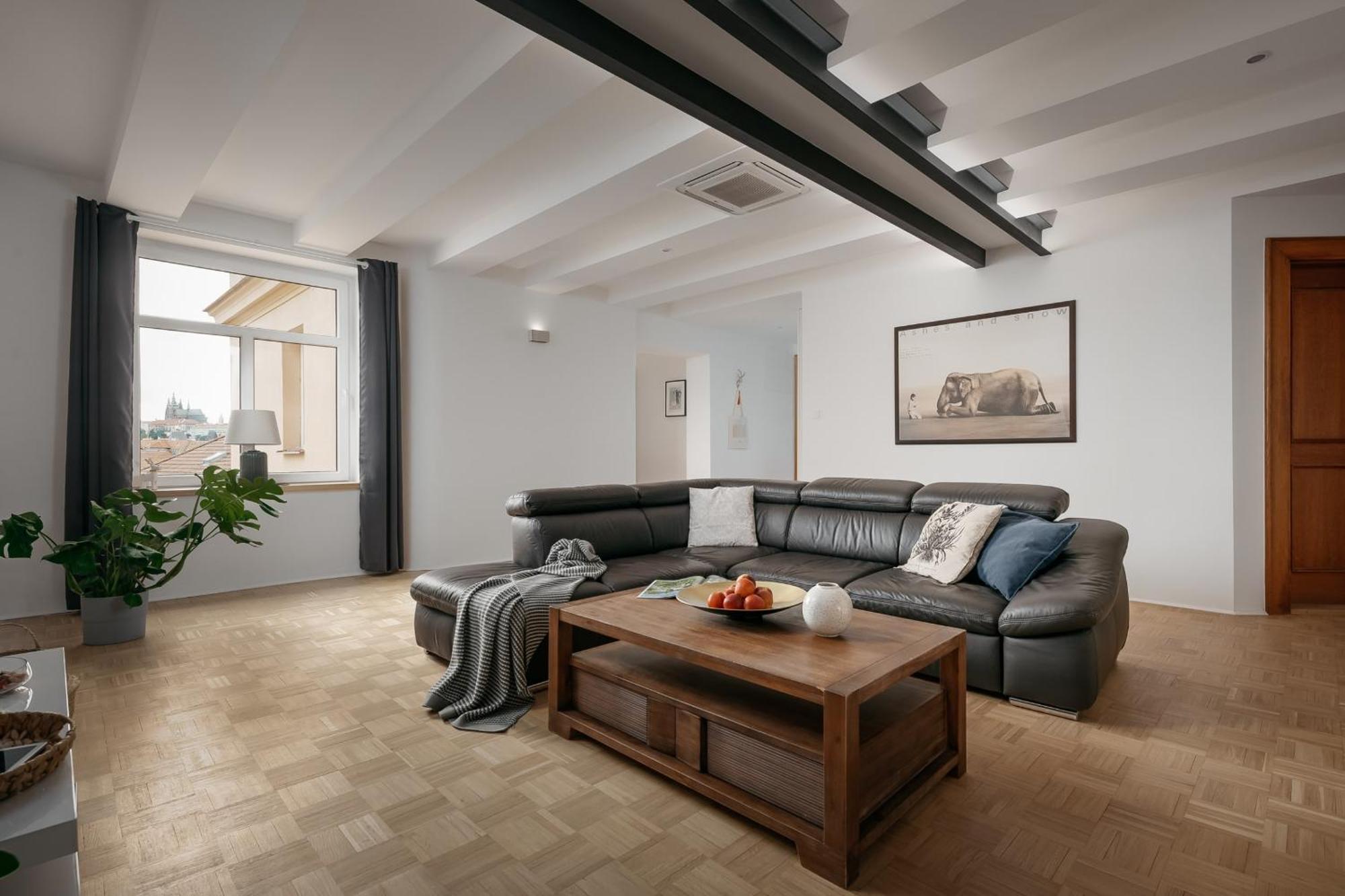 Dot 3 Bdr Apartment With Tyn Cathedral View & Ac براغ المظهر الخارجي الصورة