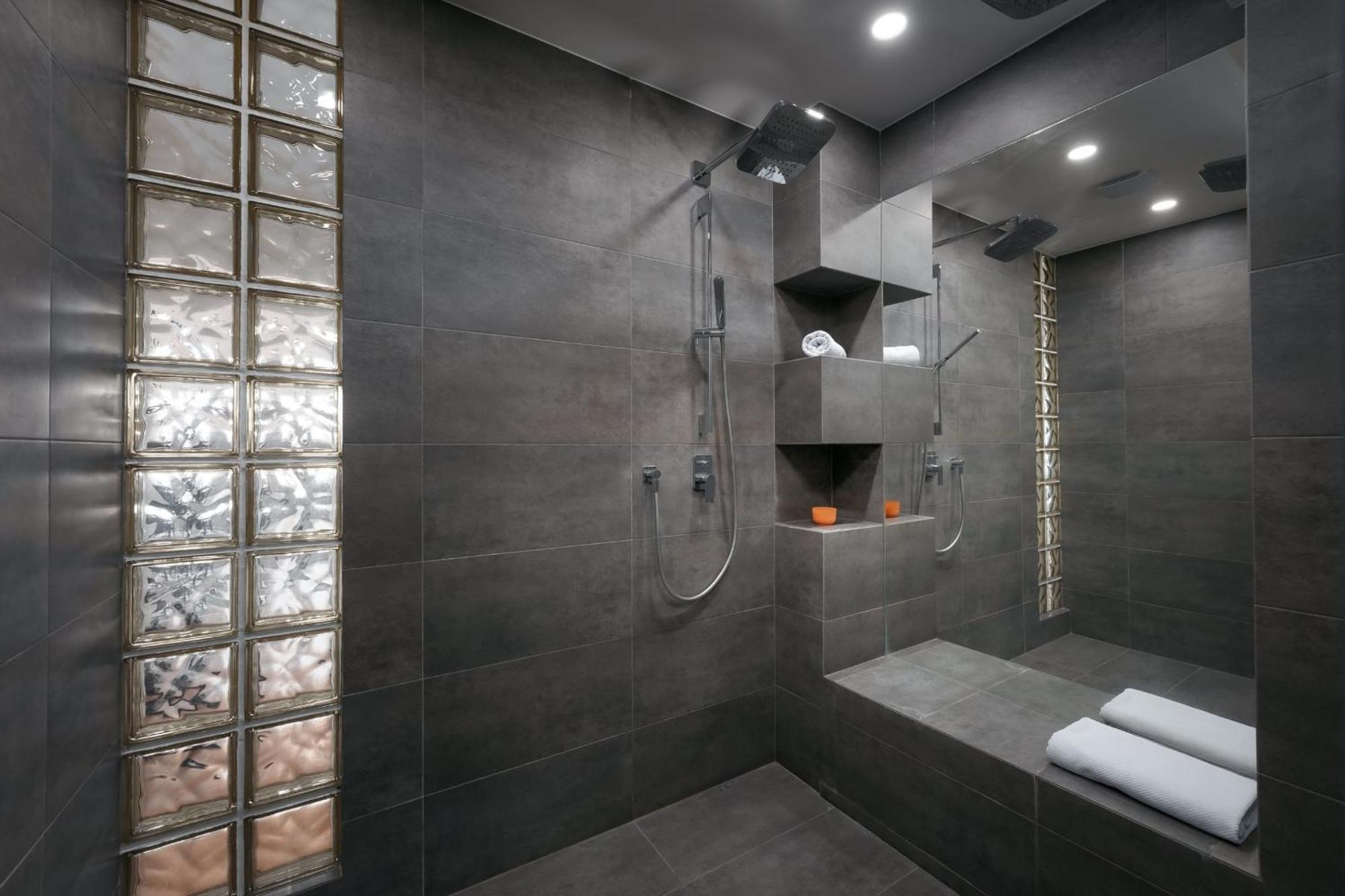 Dot 3 Bdr Apartment With Tyn Cathedral View & Ac براغ المظهر الخارجي الصورة