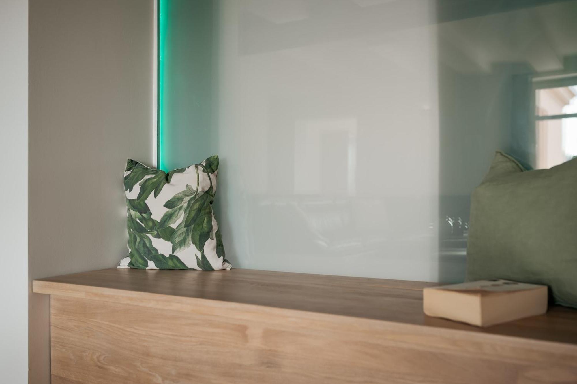 Dot 3 Bdr Apartment With Tyn Cathedral View & Ac براغ المظهر الخارجي الصورة