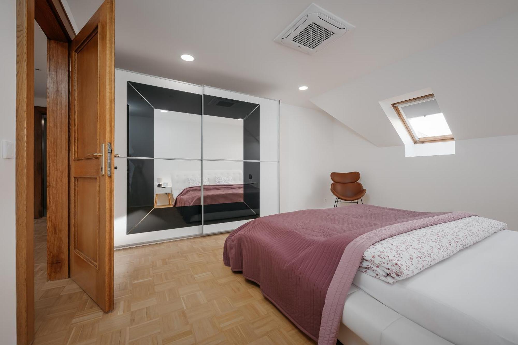 Dot 3 Bdr Apartment With Tyn Cathedral View & Ac براغ المظهر الخارجي الصورة