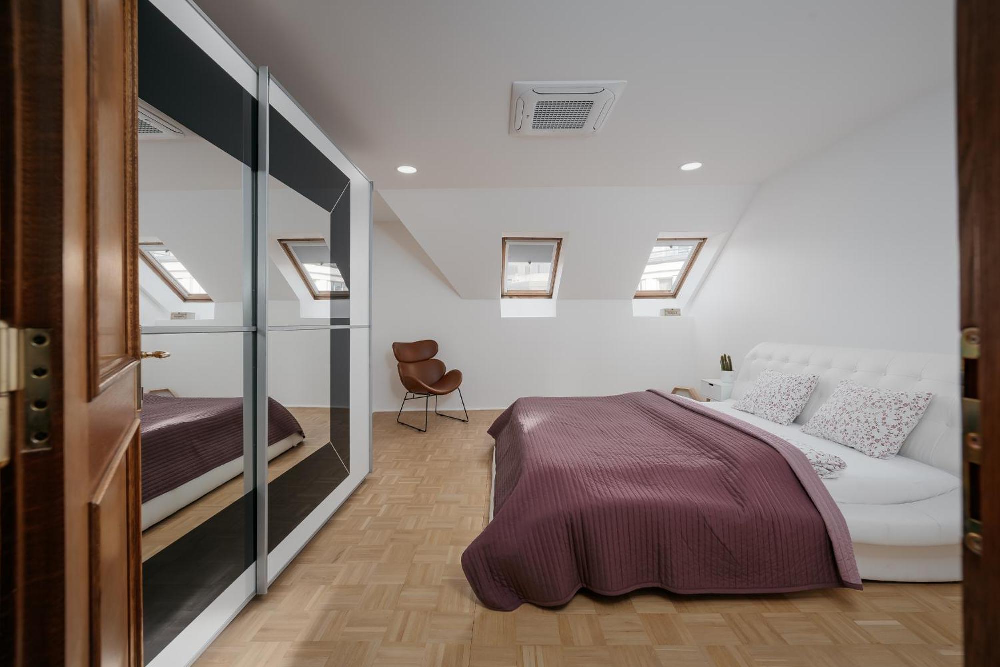Dot 3 Bdr Apartment With Tyn Cathedral View & Ac براغ المظهر الخارجي الصورة
